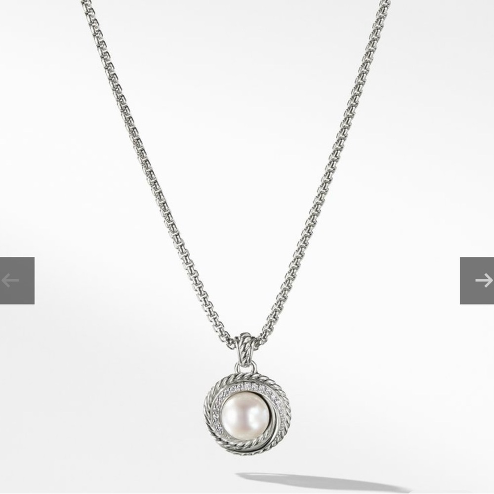 David Yurman
Pearl Crossover Pendant with Diamonds on Chain